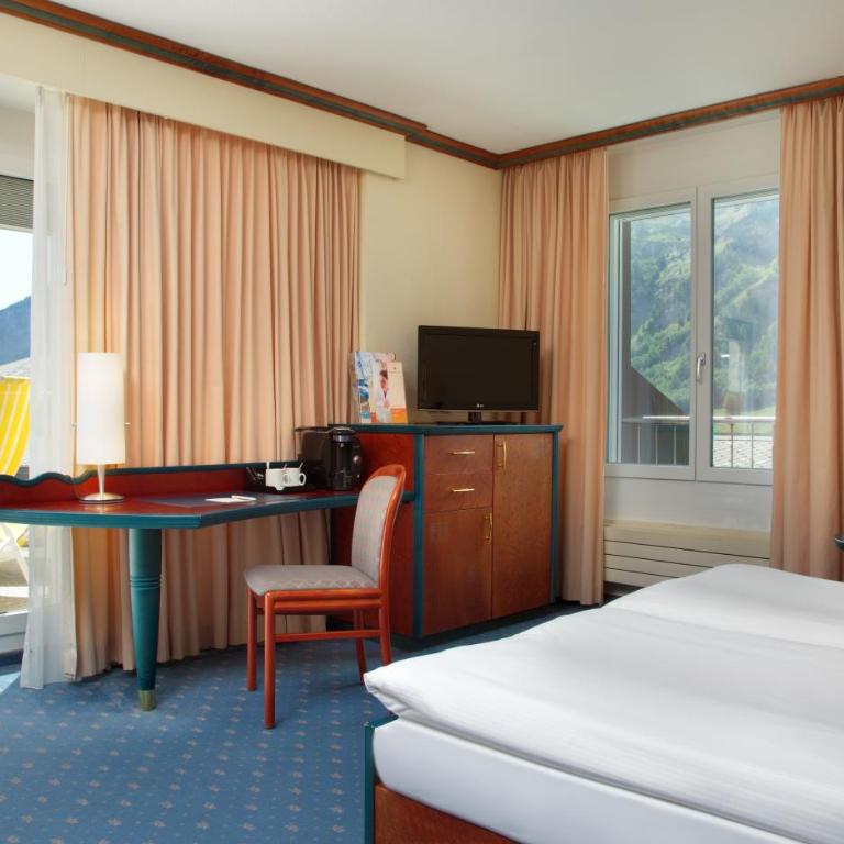 Thermal Hotels & Walliser Alpentherme Leukerbad - Panorama-Junior Suite - 1