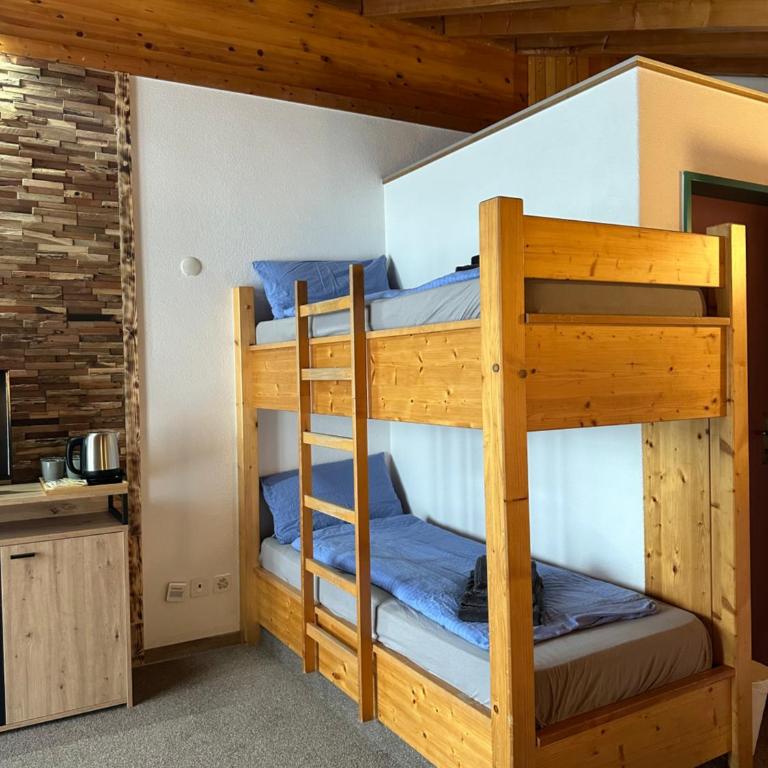 Touristenheim Bergfreude - Familienzimmer mit Balkon - 3