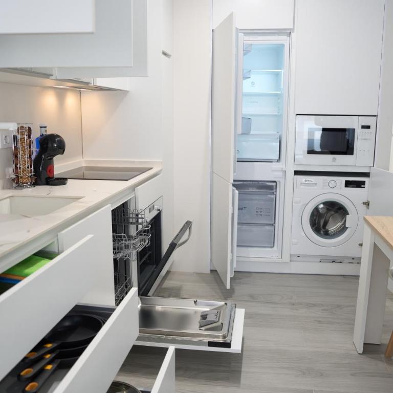 Paseo Marítimo - Apartamento a estrenar, a pie de playa, con 2 baños - Apartamento de 2 dormitorios - 16