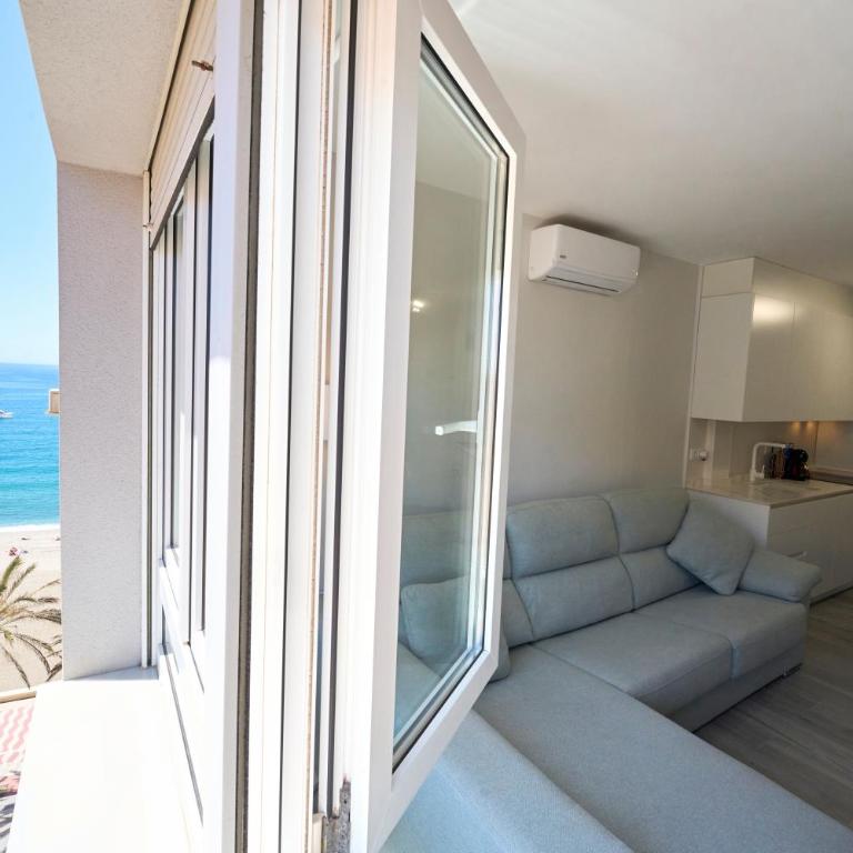 Paseo Marítimo - Apartamento a estrenar, a pie de playa, con 2 baños - Apartamento de 2 dormitorios - 2