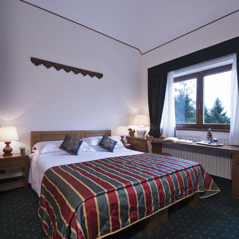 Boutique Hotel Villa Blu Cortina D'Ampezzo - Camera Matrimoniale con Vista Panoramica - 5