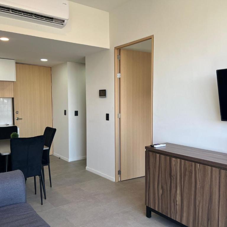 Nuevo Departamento con Terraza, Alberca y Gimnasio - Two-Bedroom Apartment - 10