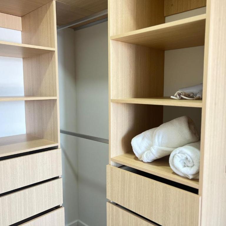 Nuevo Departamento con Terraza, Alberca y Gimnasio - Two-Bedroom Apartment - 19
