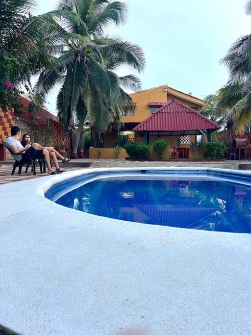 Cabaña Con Piscina Frente Al Mar - Casa con 1 dormitorio - 1