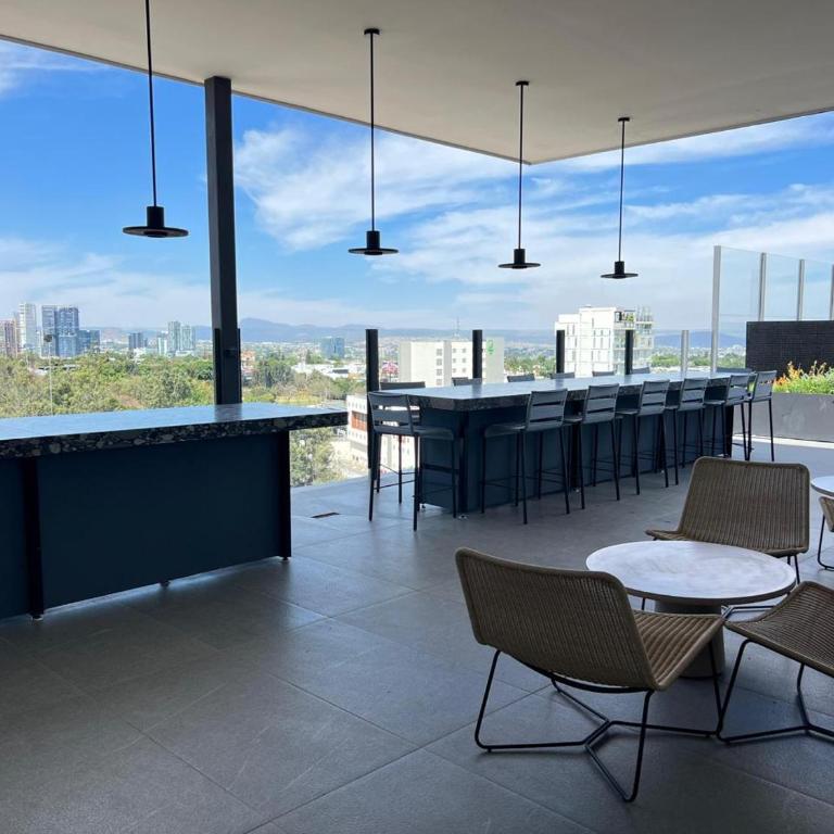 Nuevo Departamento con Terraza, Alberca y Gimnasio - Two-Bedroom Apartment - 22