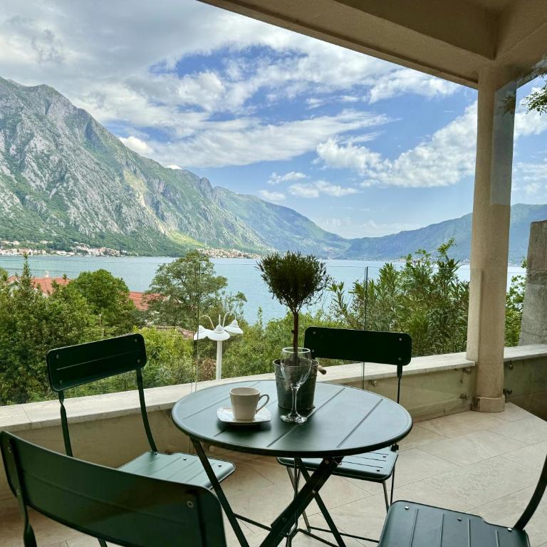 Olea Apartments Orahovac - One-Bedroom Apartment with Balcony and Sea View - 1