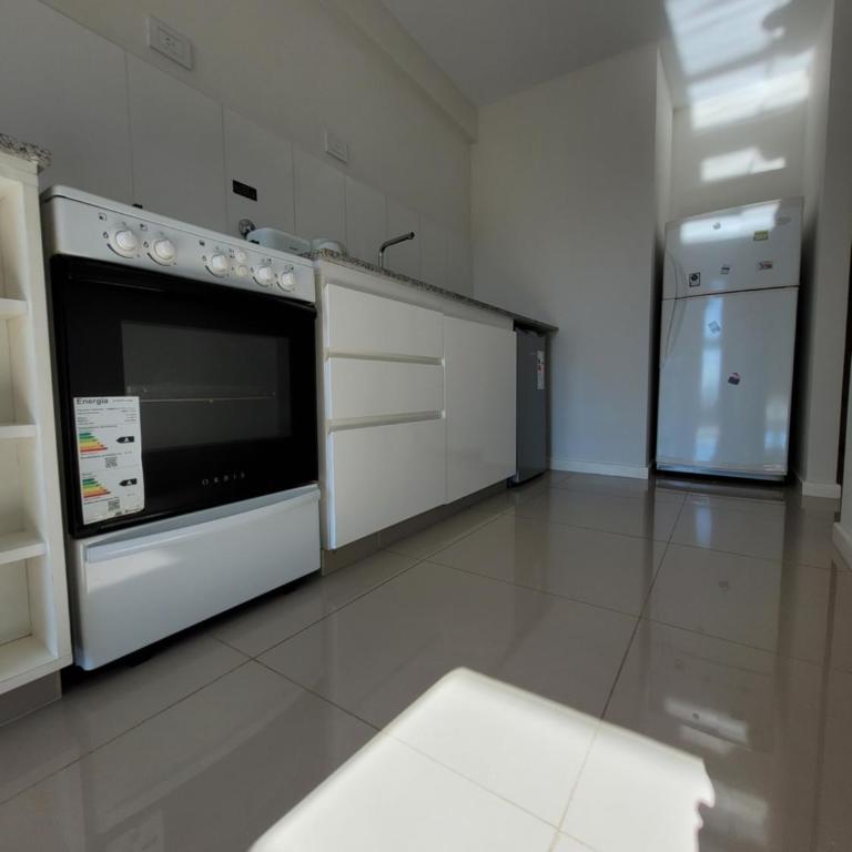 Luminoso Monoambiente II con Balcón 9no piso - Apartamento con balcón - 15