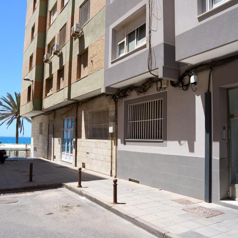 Paseo Marítimo - Apartamento a estrenar, a pie de playa, con 2 baños - Apartamento de 2 dormitorios - 17