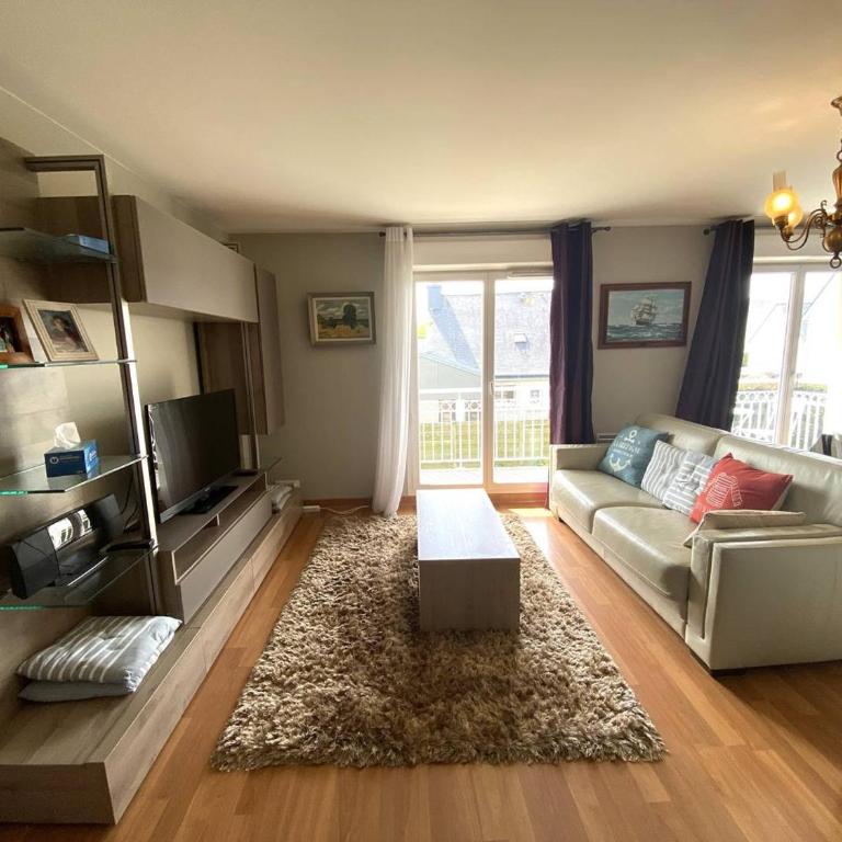 Appartement au calme avec WIFI, balcon, parking au centre de Perros-Guirec, à 500m des commerces - FR-1-368-420 - Apartment - 11