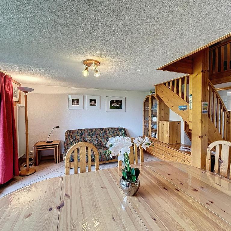 Charmant 4 pièces avec terrasse face Mont Blanc, proche téléski, village et garage sécurisé - Appartement 3 Chambres - 2
