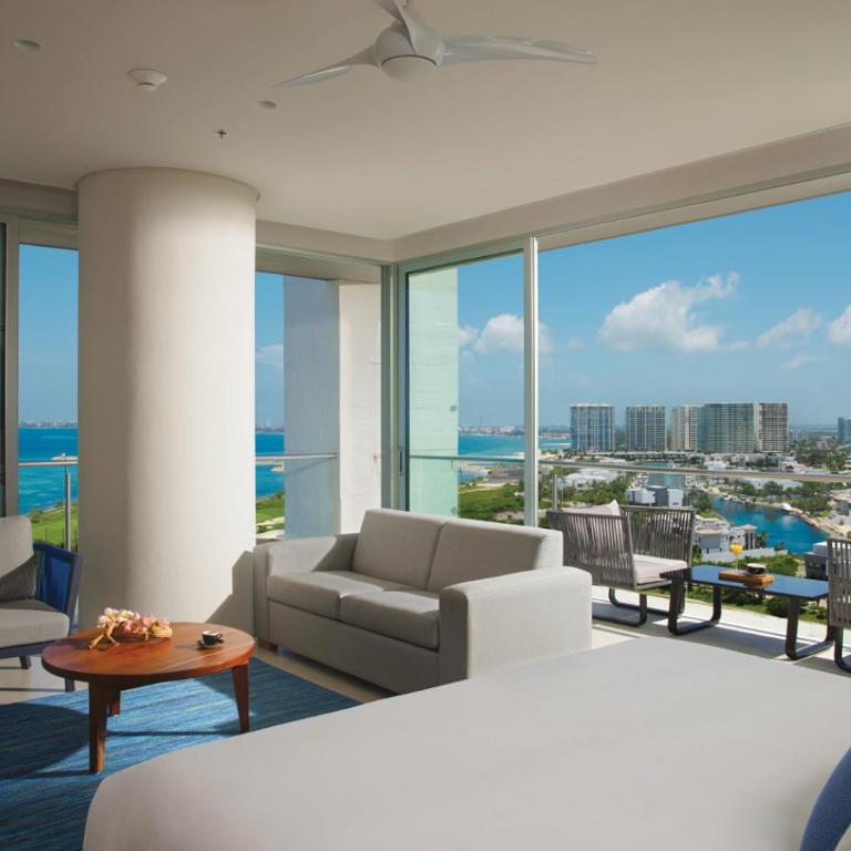 Dreams Vista Cancun Golf & Spa Resort - All Inclusive - Preferred Club Corner Suite Ocean View King - 4