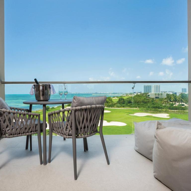 Dreams Vista Cancun Golf & Spa Resort - All Inclusive - Deluxe Ocean View King - 4