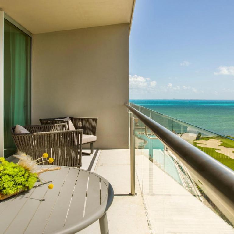 Dreams Vista Cancun Golf & Spa Resort - All Inclusive - Preferred Club Corner Suite Ocean View King - 3
