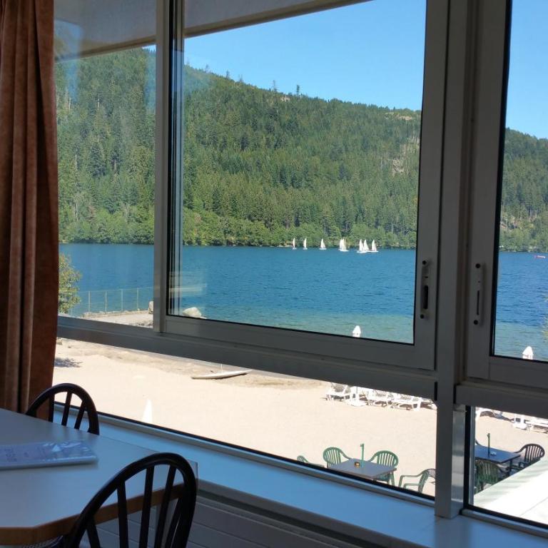 Appart'Hôtel LIDO au bord de l'eau - Appartement Confort 4 Personnes - Vue sur Lac - 1