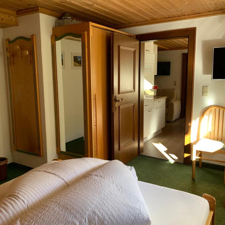 Apart Bella Vista - Wohnung und Garni - Apartment mit 2 Schlafzimmern und Bergblick - 11