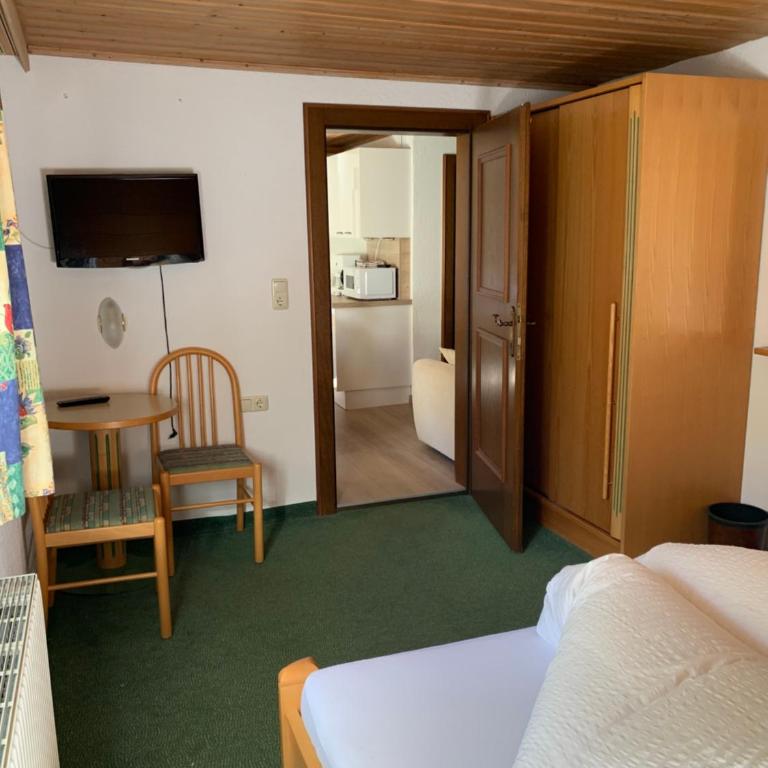 Apart Bella Vista - Wohnung und Garni - Apartment mit 2 Schlafzimmern und Bergblick - 13