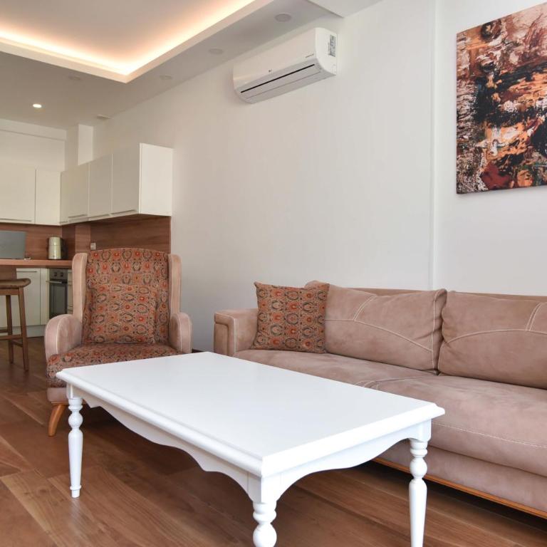 New Chill and Go Apartments - Apartment with Mountain View - 9