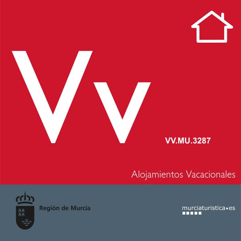 La Manga km 0, pisos estudios - planta baja - 100m de la playa - studio flats - ground floor - 100m from the beach, cada con bicis & tabla SUP, piscina & pádel & tenis & más - each with bikes & SUP board, pool & paddle & tennis & more - Apartamento de 1 dormitorio - 73