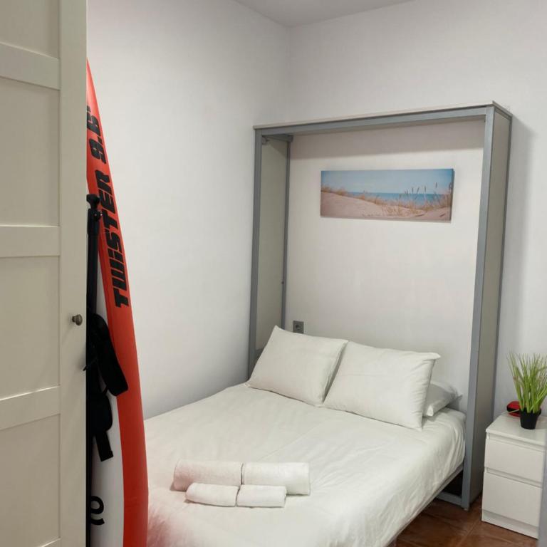 La Manga km 0, pisos estudios - planta baja - 100m de la playa - studio flats - ground floor - 100m from the beach, cada con bicis & tabla SUP, piscina & pádel & tenis & más - each with bikes & SUP board, pool & paddle & tennis & more - Estudio - 36
