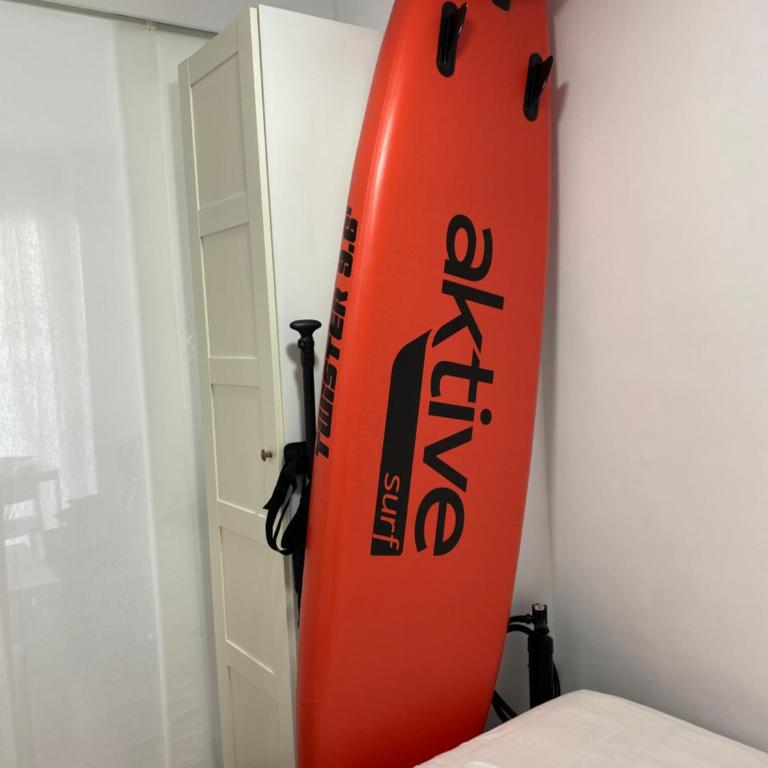 La Manga km 0, pisos estudios - planta baja - 100m de la playa - studio flats - ground floor - 100m from the beach, cada con bicis & tabla SUP, piscina & pádel & tenis & más - each with bikes & SUP board, pool & paddle & tennis & more - Estudio - 6