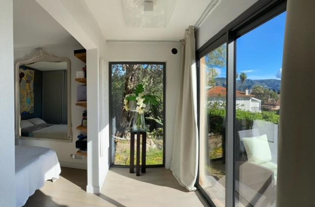 Appartement avec grand jardin et vue mer dans l'une des meilleures résidences avec piscine au cœur du village emblématique Saint-Jean-Cap-Ferrat - Apartamento de 2 dormitorios - 5