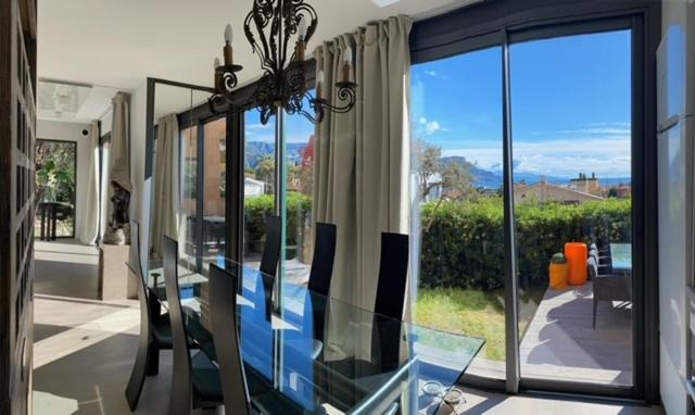 Appartement avec grand jardin et vue mer dans l'une des meilleures résidences avec piscine au cœur du village emblématique Saint-Jean-Cap-Ferrat - Apartamento de 2 dormitorios - 6