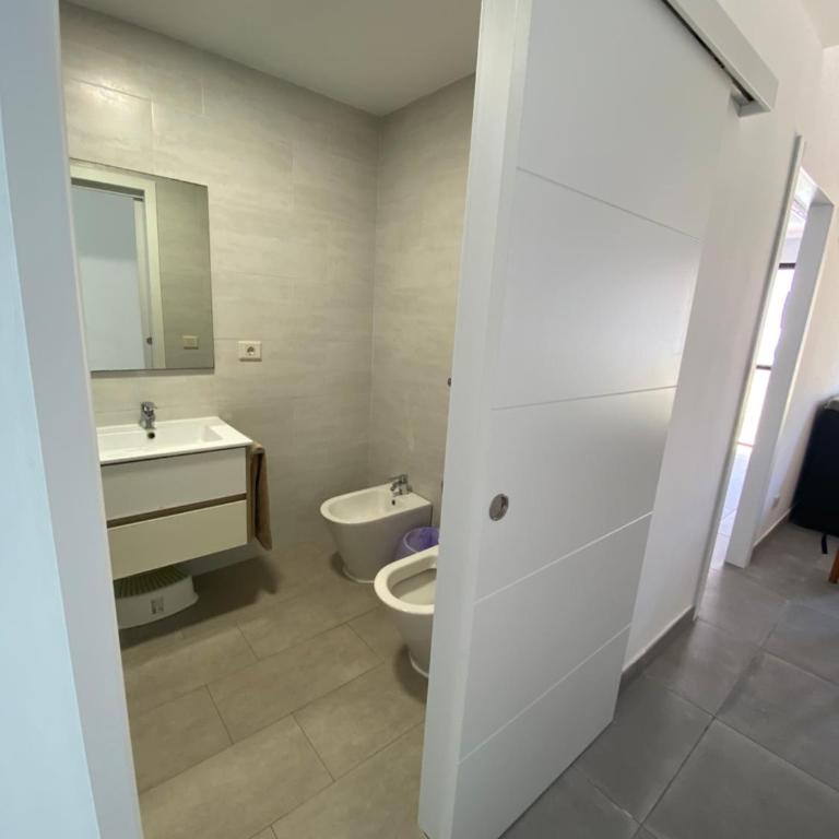 Holiday Home & Rooftop Lounge - Apartamento Ático - 9