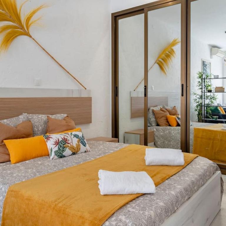 Bonito estudio carihuela con terraza, Wifi, playa a 150 metros - Apartamento de 1 dormitorio - 1