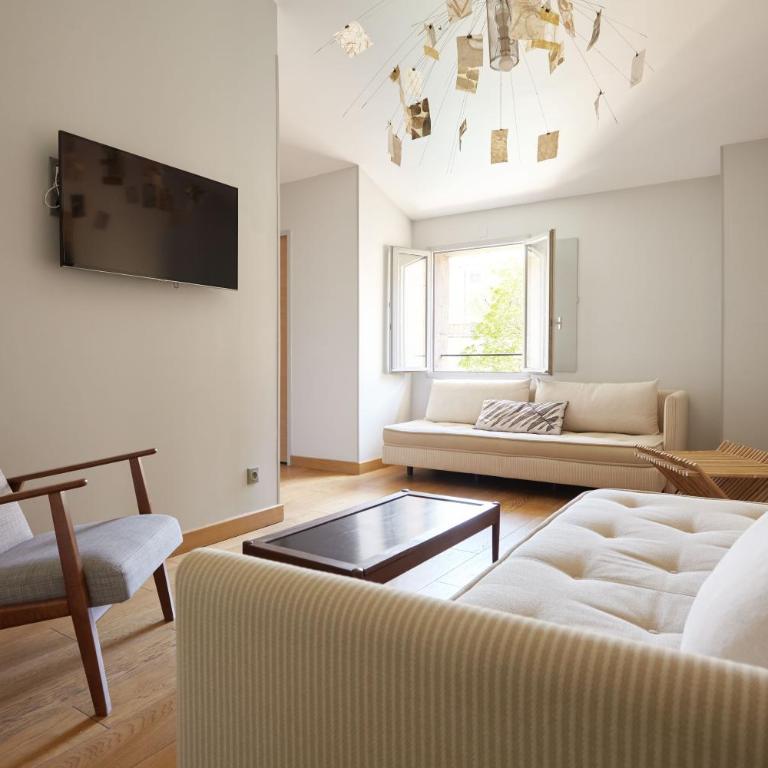 Boutique Hôtel Entraigues - Suite Familiale Deluxe de 40 m² - 1