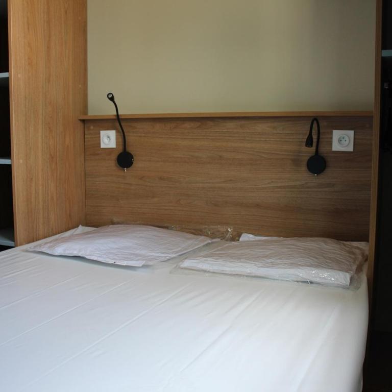 Camping Le Clos du Rhône - Two-Bedroom Chalet - 7