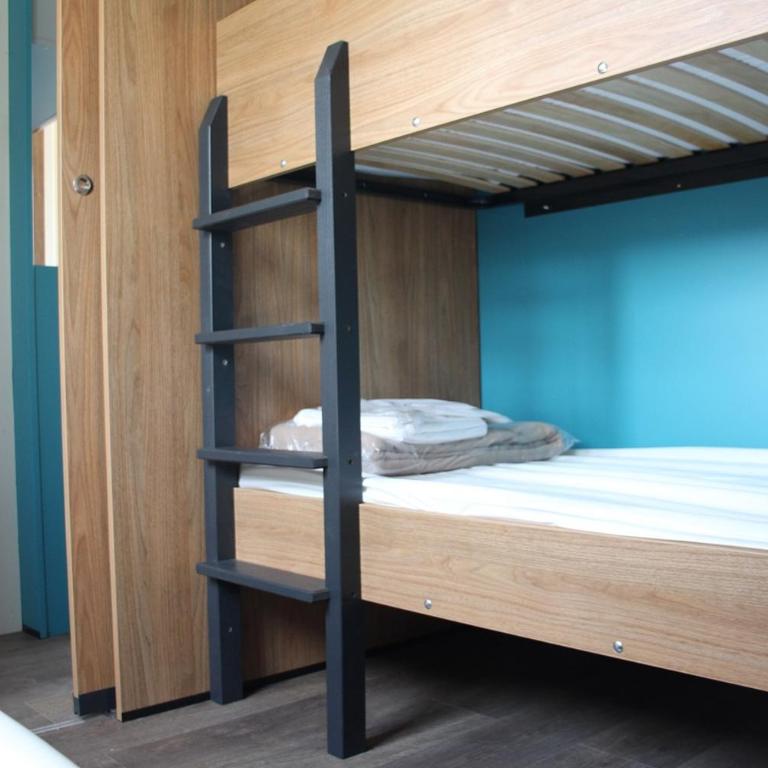 Camping Le Clos du Rhône - Two-Bedroom Chalet - 6