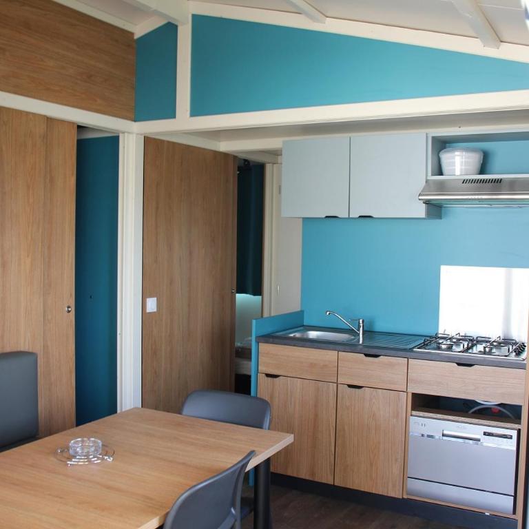 Camping Le Clos du Rhône - Two-Bedroom Chalet - 3