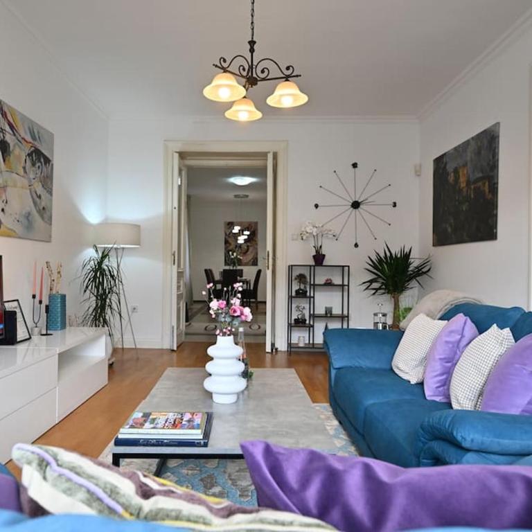 Luxury Urban Oasis City Center - Two-Bedroom Apartment - 2