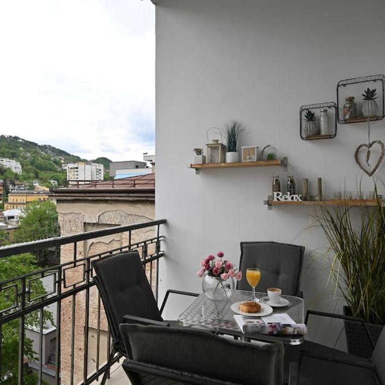 Luxury Urban Oasis City Center - Two-Bedroom Apartment - 41