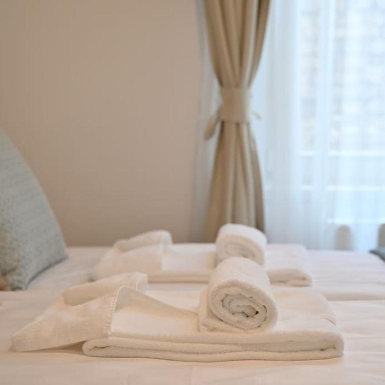 Luxury Urban Oasis City Center - Two-Bedroom Apartment - 29
