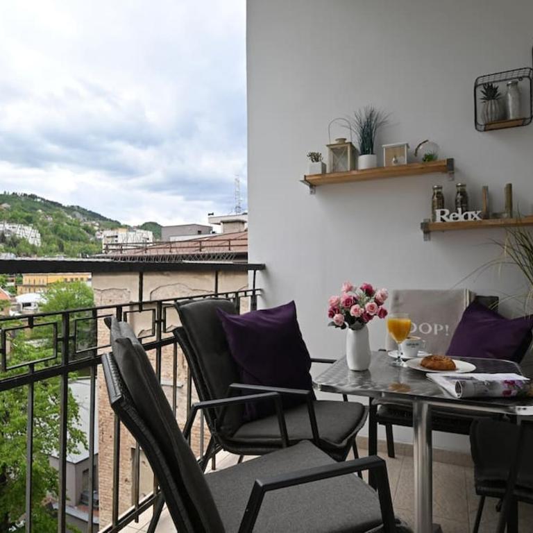 Luxury Urban Oasis City Center - Two-Bedroom Apartment - 43