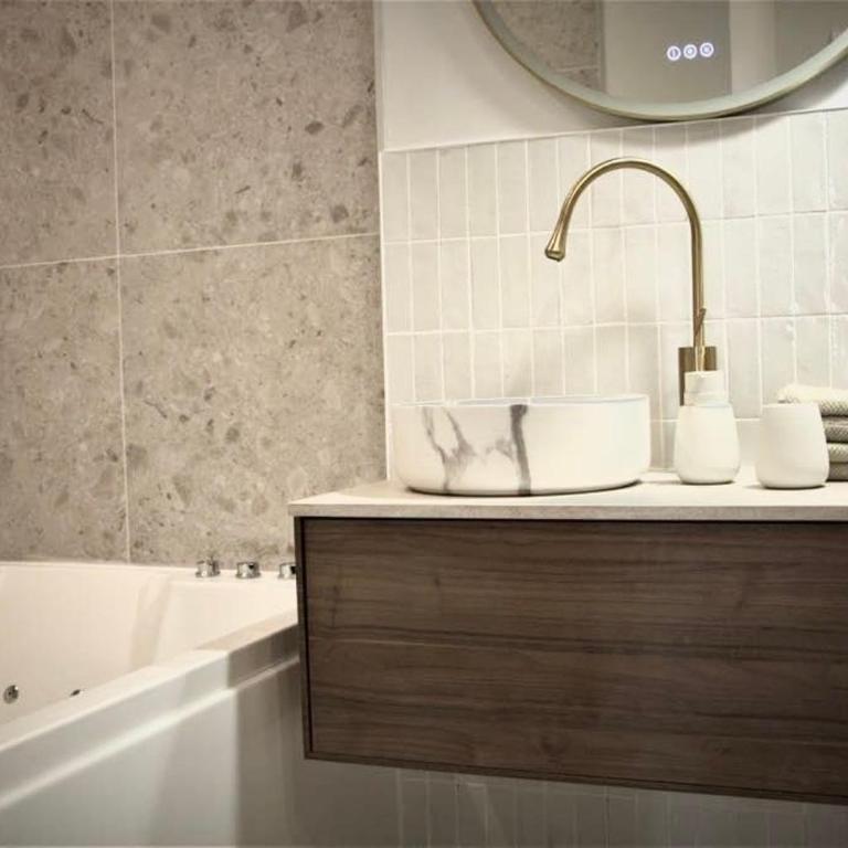 Hôtel Metz mon amour, un séjour à 200m de la cathédrale ! Classé 3 étoiles ! - Appartement 1 Chambre - 26