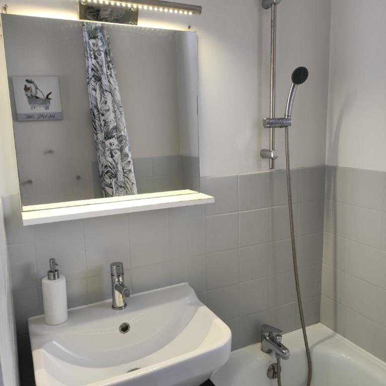 F2 50m de la mer avec parking privé - Apartamento de 1 dormitorio - 4