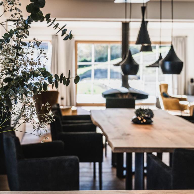 Chalet am Wetterkreuz - Luxus mit Sauna & Whirlpool in Reit im Winkl - Doppelzimmer mit Parkblick - 54