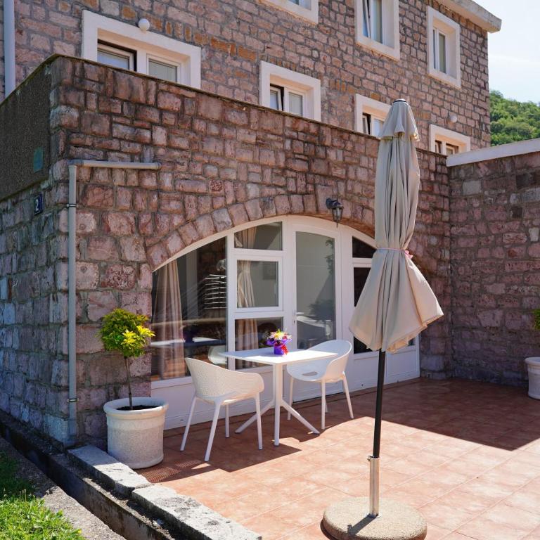 Apartments Pavlovic - Studio Apartment with Sea View - 1