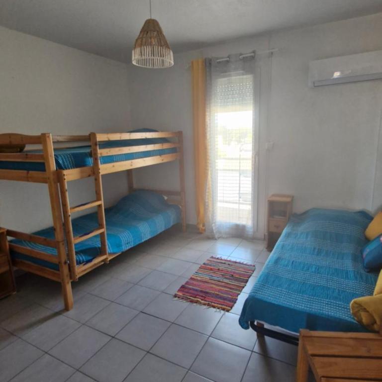 CLOS ST CYPRIEN Superbe T2 proche plage et port - terrasse - Piscine - parking - One-Bedroom Apartment - 7