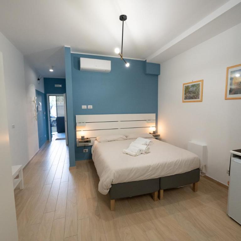 PALAZZO ENNIO - Large Double Room - 17