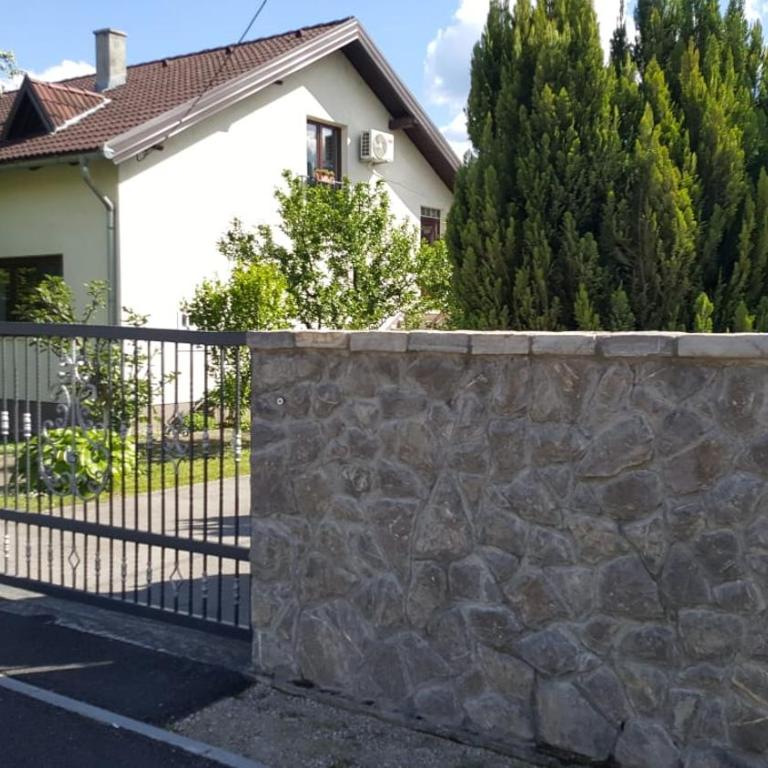 Apartman "EM" - Two-Bedroom Apartment with Terrace - 26