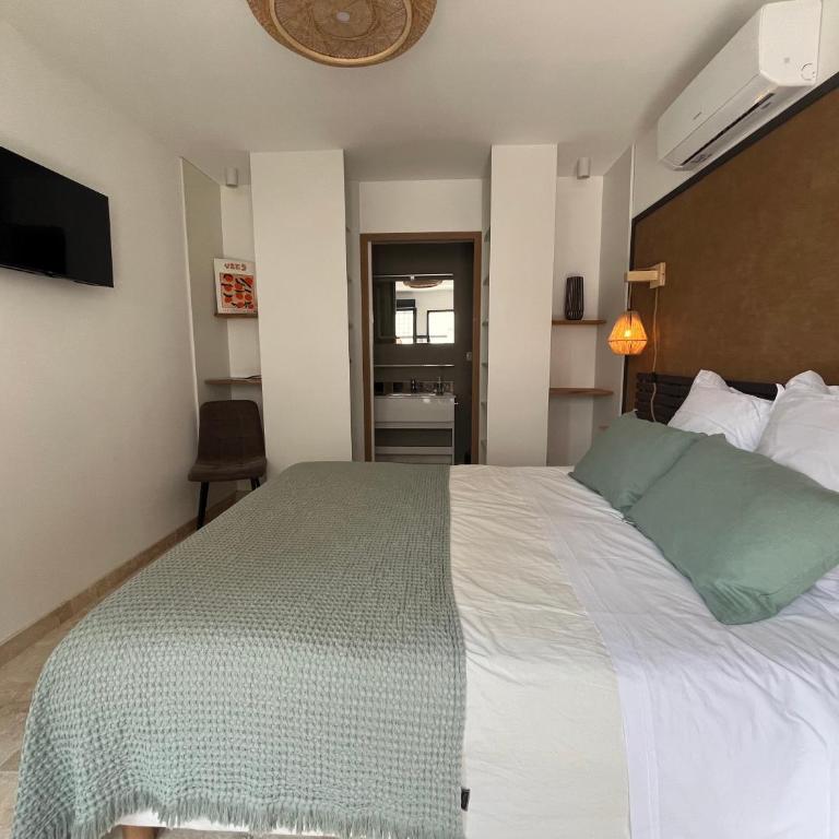 La maison d'HamiH "Gîte et Chambres d'hôtes - Suite Lit Queen-Size - 10