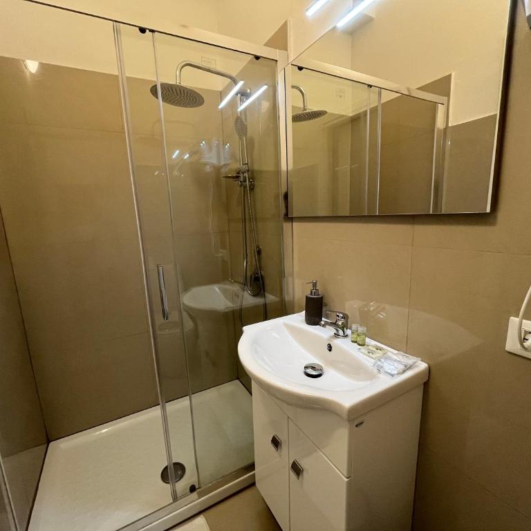 Hello Pisa B&B - Double Room with Private Bathroom - 15