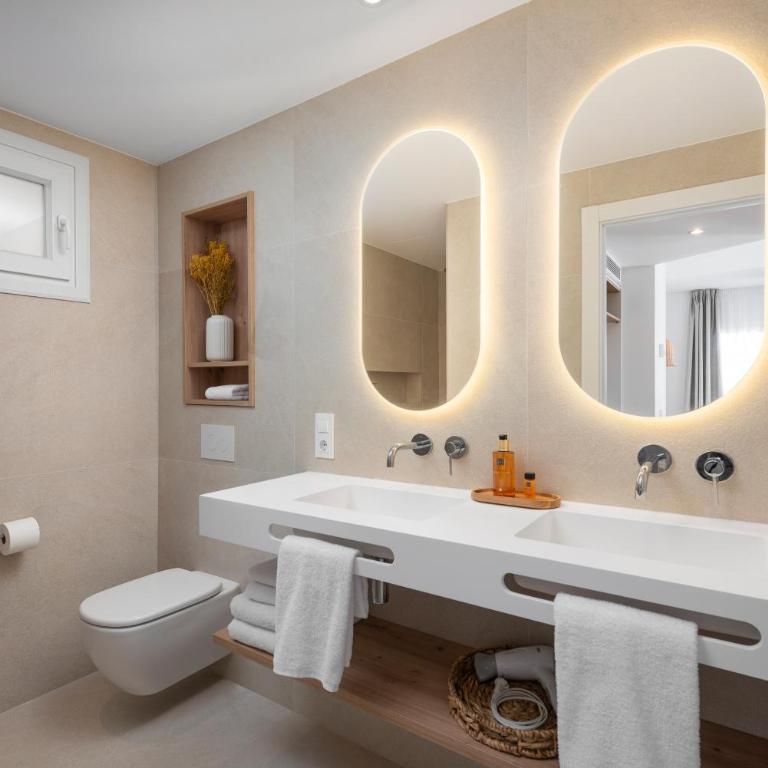 Bauló Mar Apartments - One-Bedroom Apartment with Pool View - 11