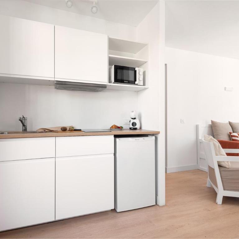 Bauló Mar Apartments - One-Bedroom Apartment with Pool View - 8