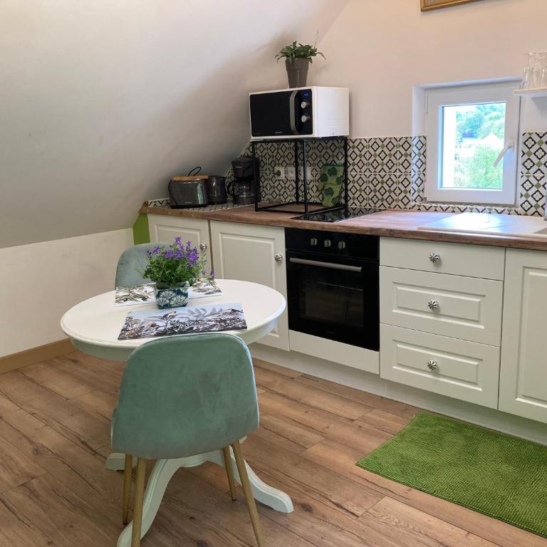 Un Amour de Grenier,à 200m du Zoo - One-Bedroom Apartment - 34