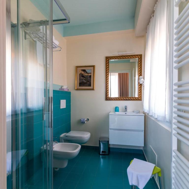 Hotel Villa Europa - Suite con Balcone e Vista Lago - 8