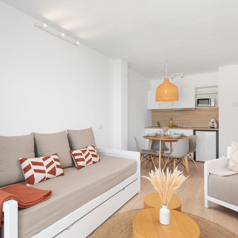 Bauló Mar Apartments - One-Bedroom Standard Apartment - 4